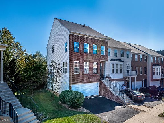 3rd image of 5155 Ballycastle Cir