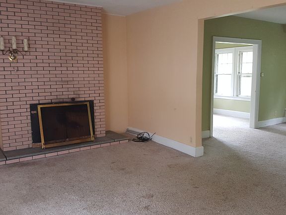 2nd image of 317 S Bend Blvd