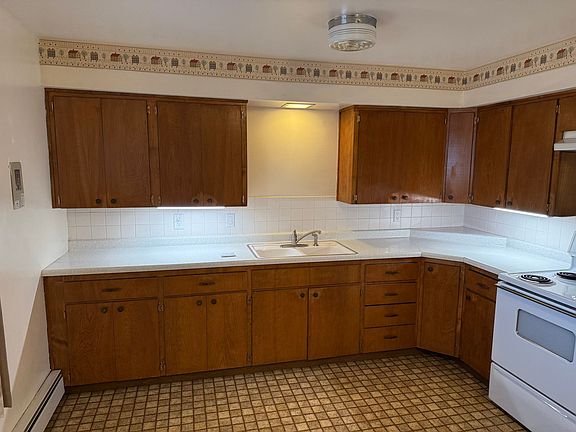 4th image of 324 1st Ave E #4