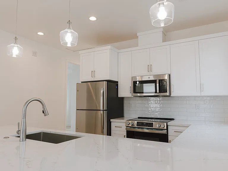561 Branch St — Photo 4