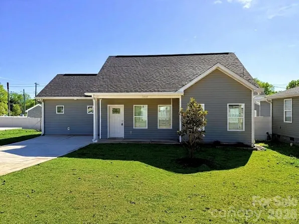 3800 Freedom Dr, Charlotte, NC 28208