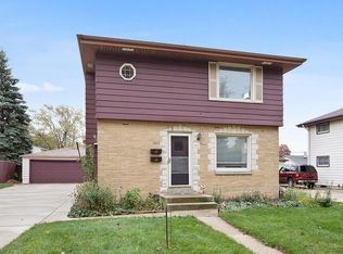 8909 W Crawford Ave, Milwaukee, WI 53228