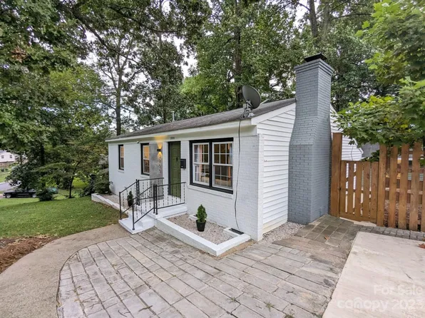 3900 Dunwoody Dr, Charlotte, NC 28215
