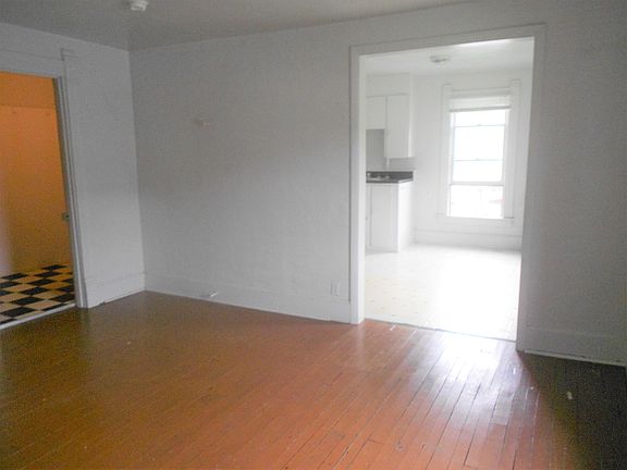 2nd image of 19 Hudson Ave APT 4