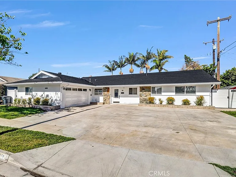 2751 San Carlos Ln — Photo 1