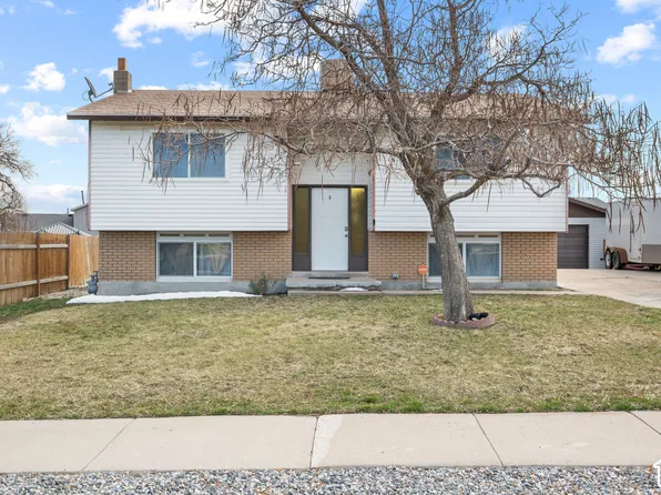 3599 S Candis Dr W, Magna, UT 84044