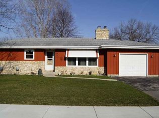 925 S Lincoln Ave, Beaver Dam, WI 53916