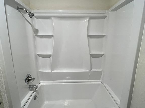 5th image of 66260 Hayvenhurst Ave #219