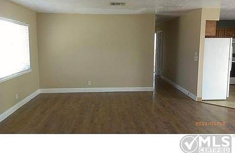 3rd image of 19126 SE Mayo Dr