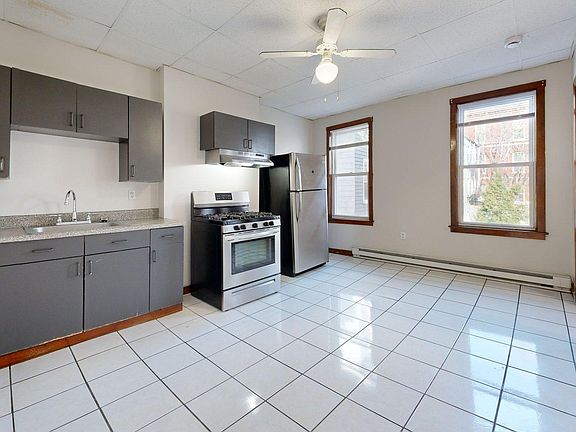 2nd image of 60-62 Chelsea St #1