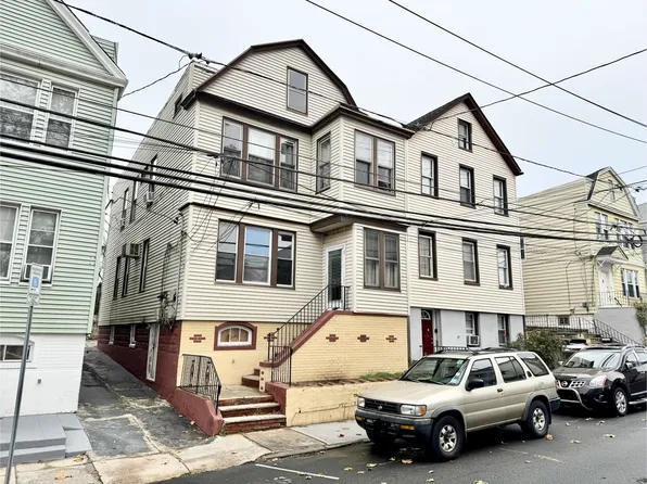 272 Winfield Avenue image 13 of 14