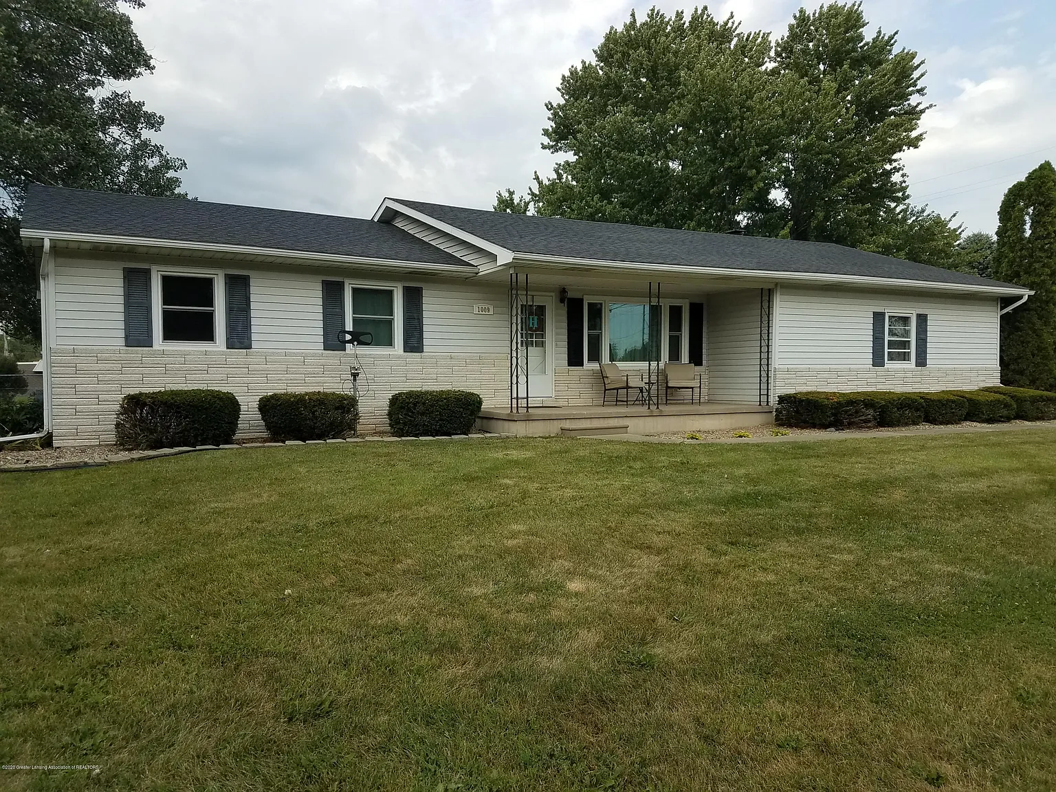 1009 E Cass St photo 1