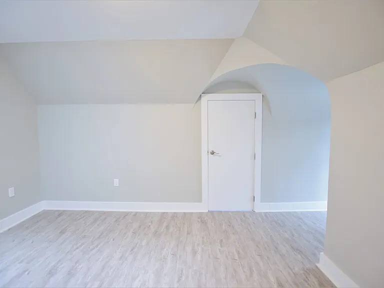 1002 N Aurora St — Photo 61