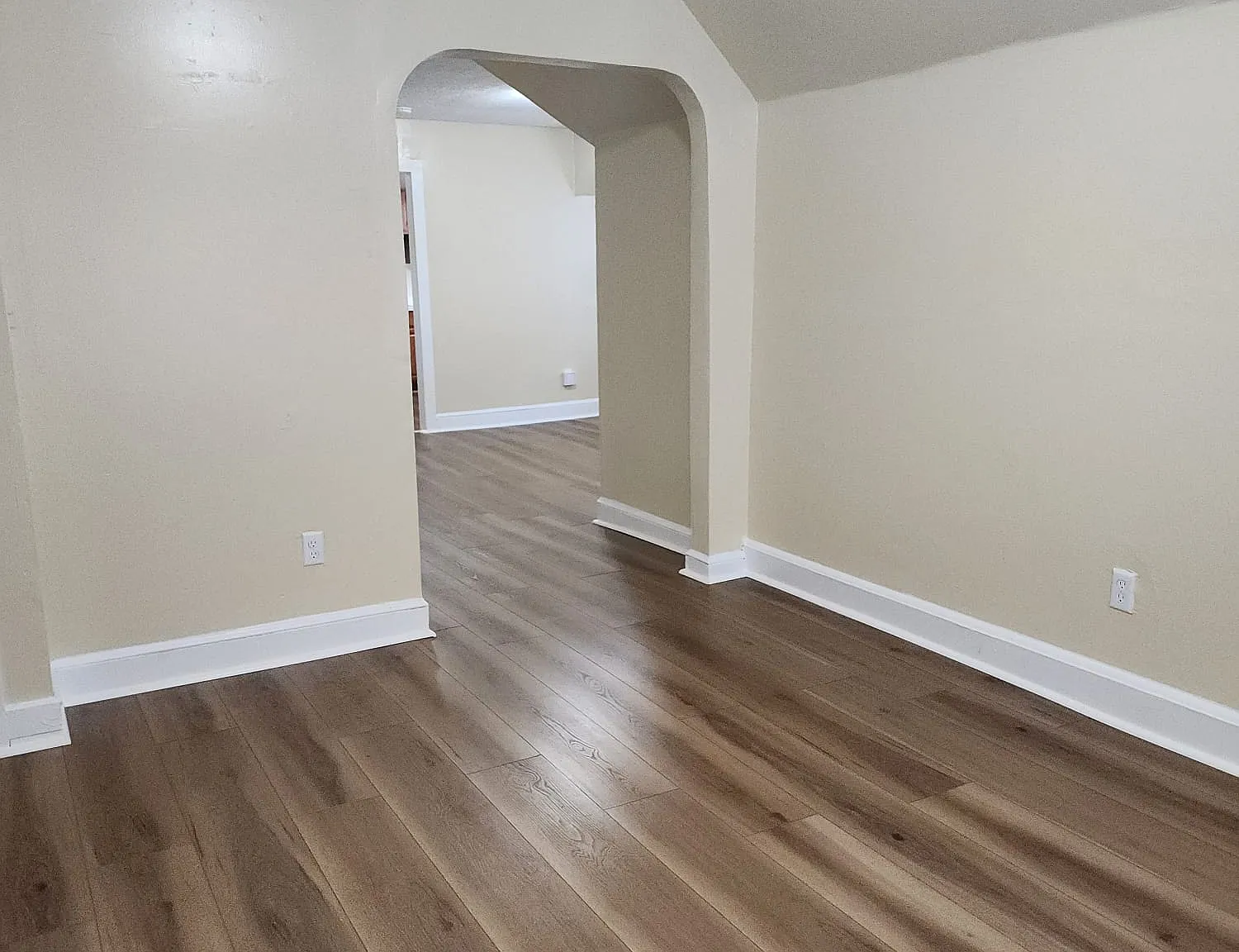 2 bed, $1,350 — Photo 2