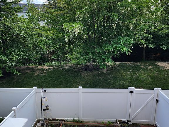 4th image of 41689 McMonagle Sq