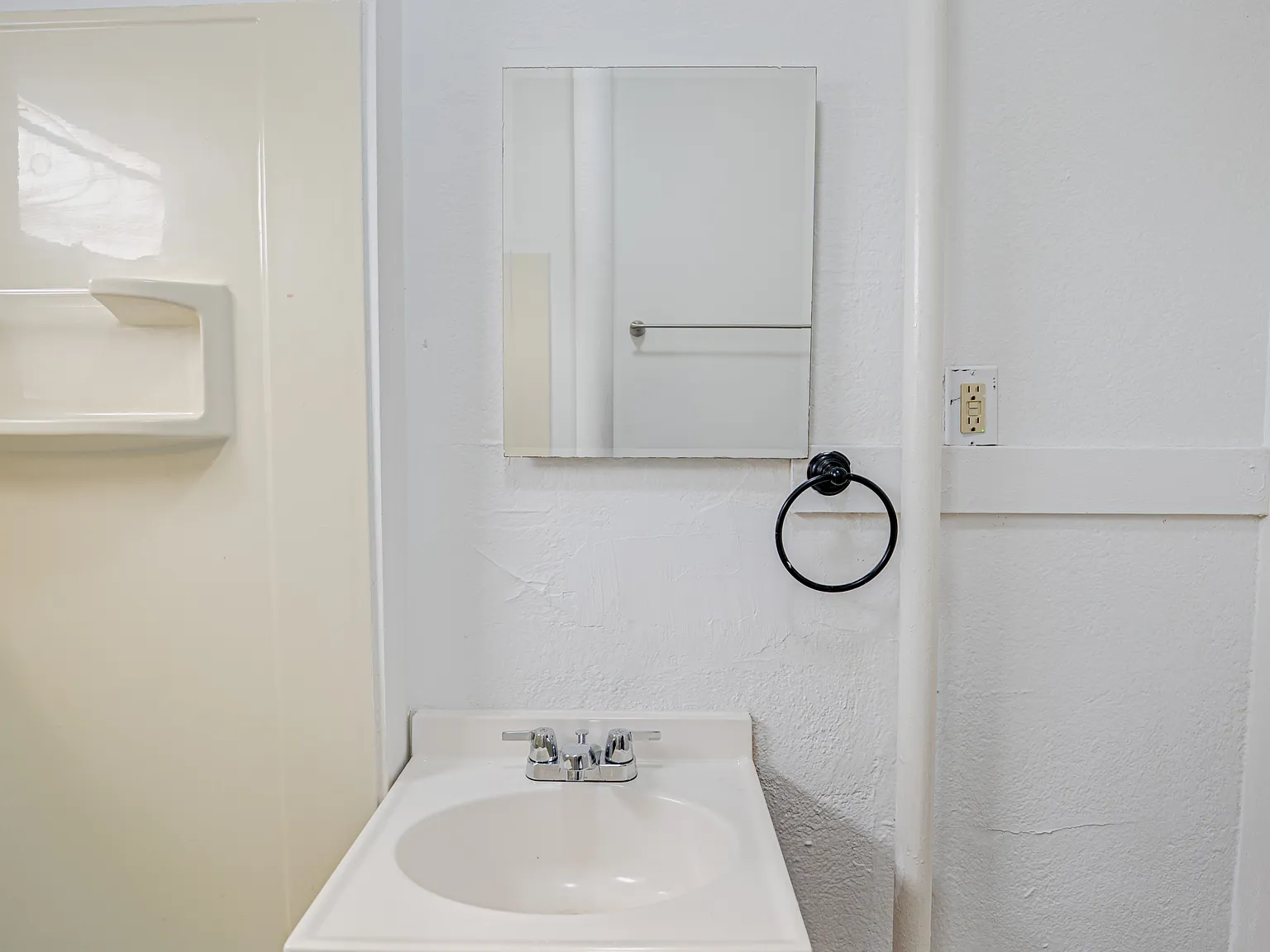 1 bed, 650 sqft, $1,200 — Photo 4