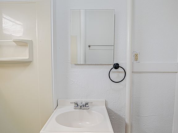4th image of 217 S 3rd St #3