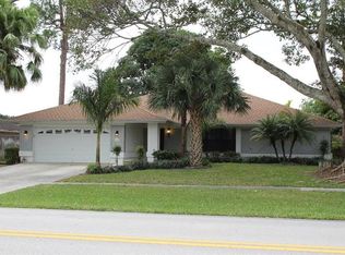 13880 Paddock Dr, Wellington, FL 33414