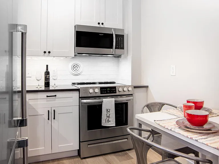 Premium Package: Kitchen in the Tier 03 Studio