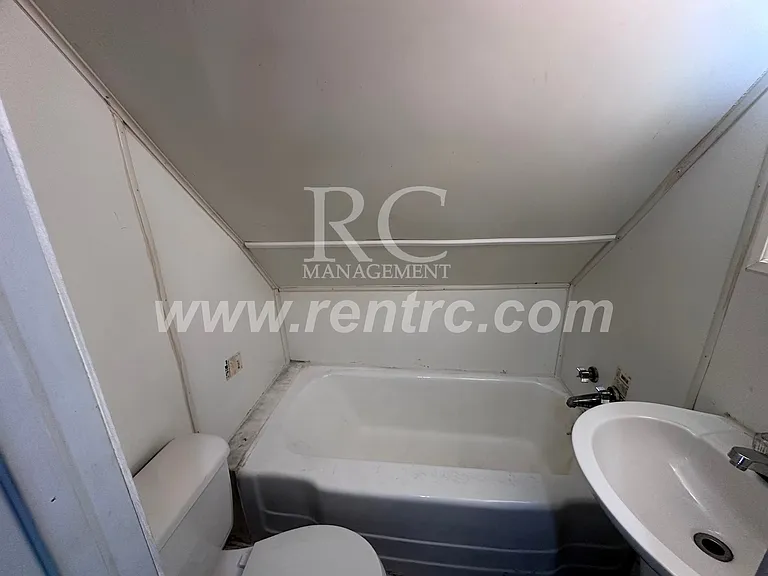 512 N Griffin St — Photo 6