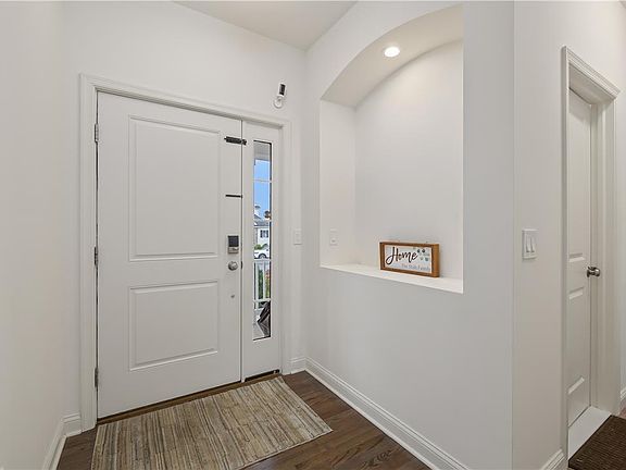 4th image of 640 Rinaldi Ln