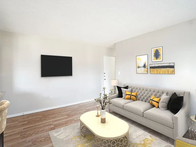 655 Mohawk Rd E — Photo 4
