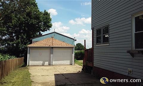 3rd image of 135 Millet Ave