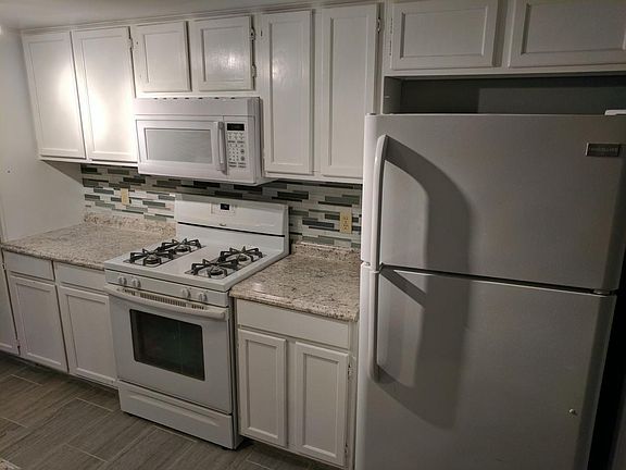 2nd image of 1138 Royal Crest Dr