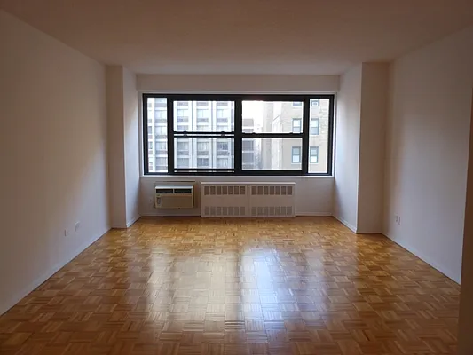 Rented by Realty Operations Group | media 5