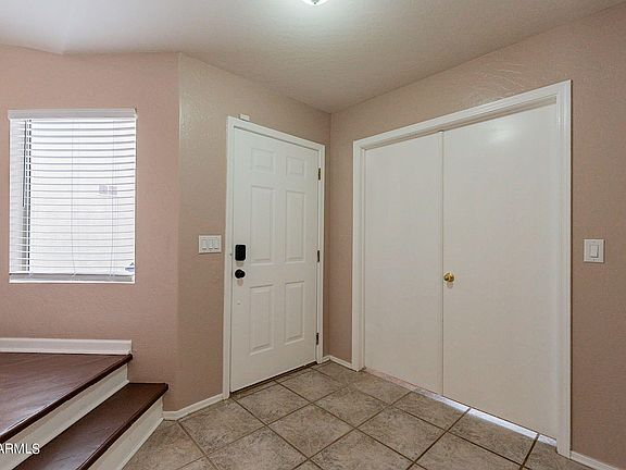 2nd image of 822 E Ross Avenue