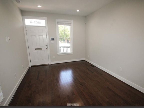 3rd image of 1505 W Cary St #A