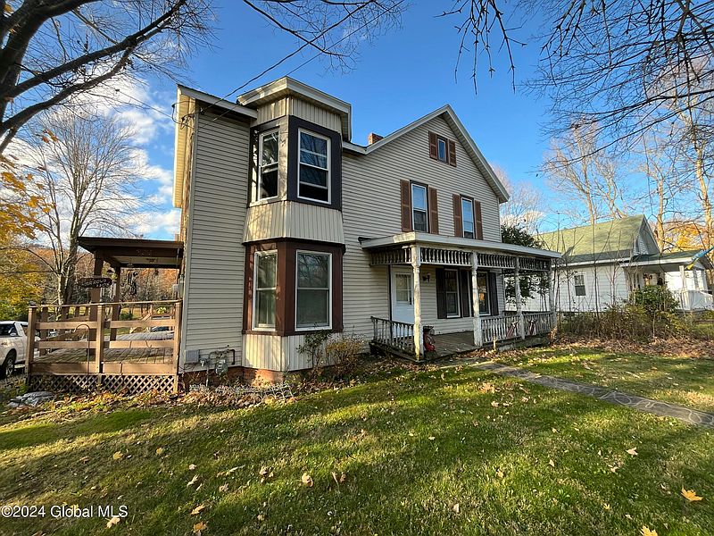 2nd image of 301 Speigletown Road