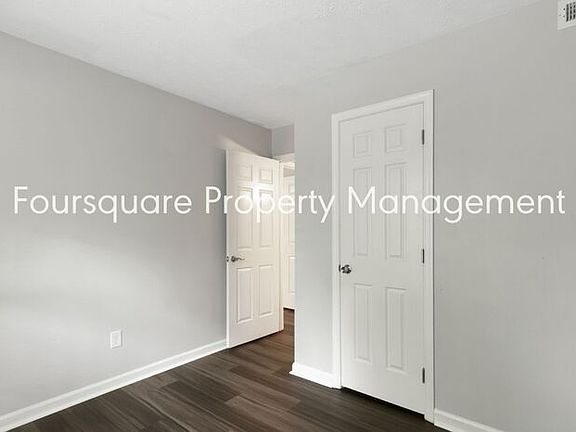 5th image of 110 Oak Hollow Ct #110