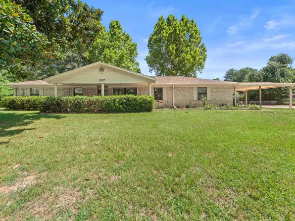 2117 Martin Luther King Blvd, Palestine, TX 75803