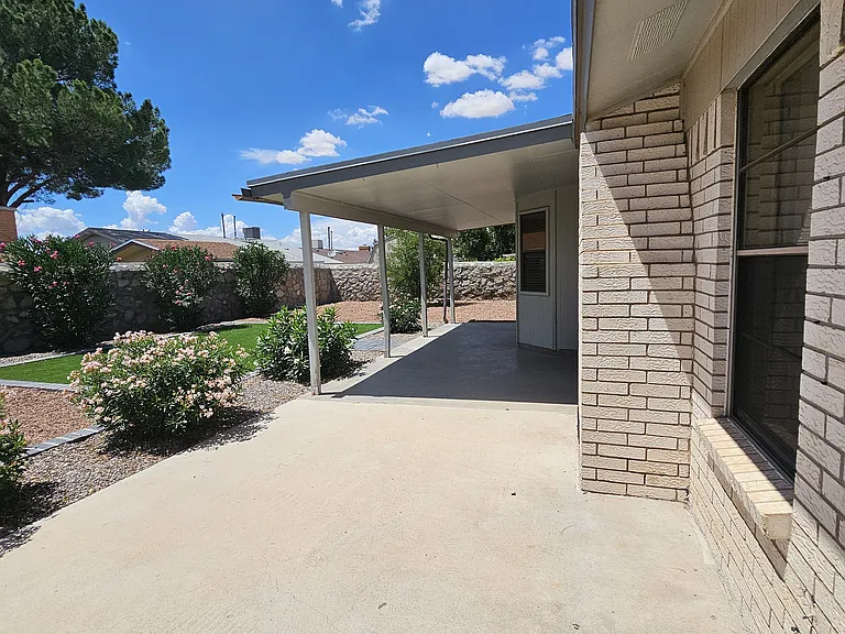 11265 Ivanhoe Dr — Photo 17