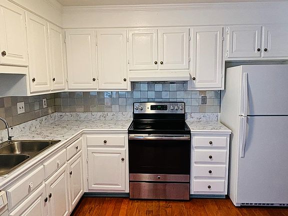 4th image of 326 San Roman Dr #1