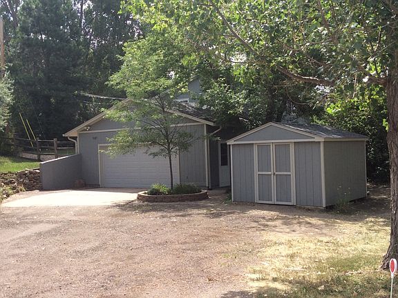 Garage entrance w/shed