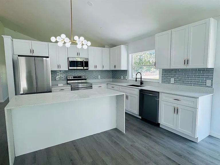 215 Hollowbrook Cir — Photo 15