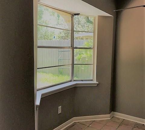 4th image of 5110 Shady Oaks Ln