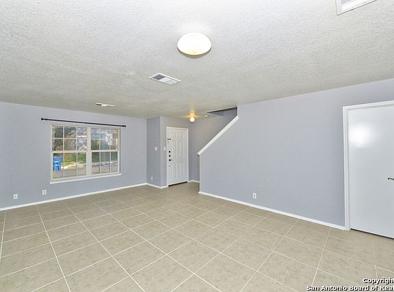 3rd image of 35 Latrobe Post