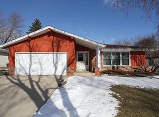 2230 E Spruce Ct, Oak Creek, WI 53154