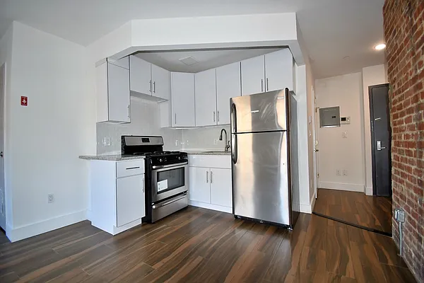 Rented by Voro, LLC | media 2