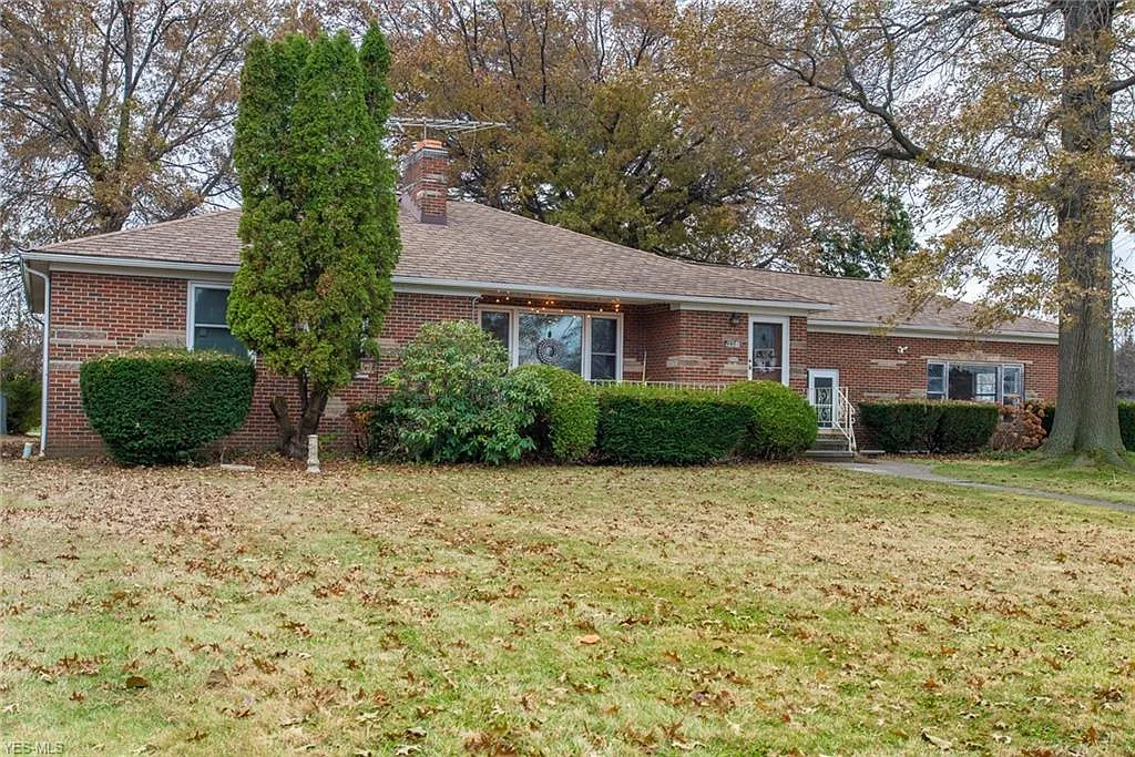 9901 Biddulph Rd photo 1