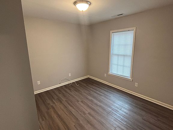 3rd image of 513 Benson St