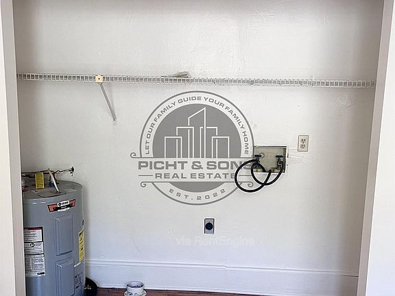 4th image of 2022 Hollywood Dr #1