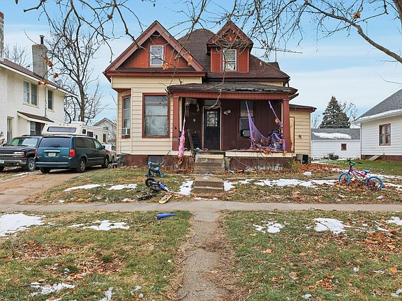 3rd image of 601 W Marion St