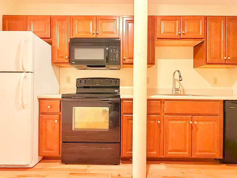 191 College St #203 — Photo 24