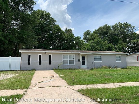 2nd image of 3040 Dalehurst Dr W