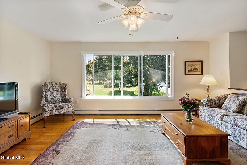 5th image of 33 Mountain View Drive