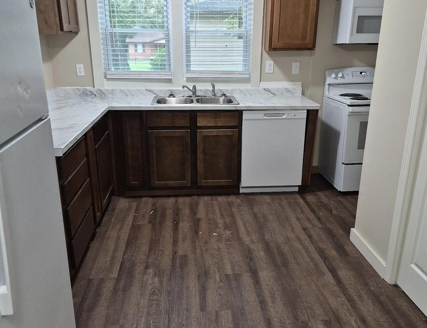 2 bed, 1.0 bath, $995 — Photo 4